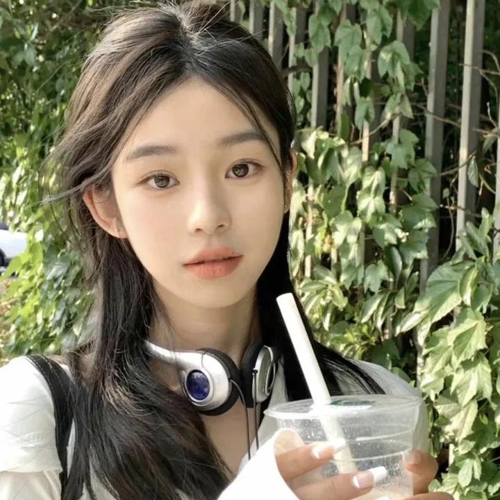 抵达的渡轮